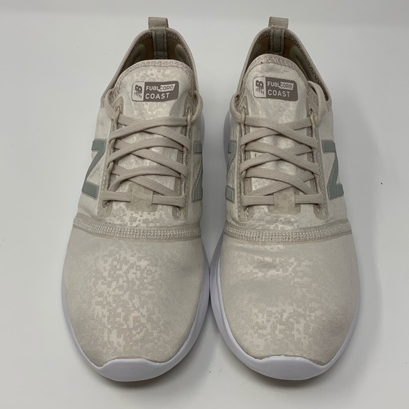 🆕 New Balance FuelCore Coast v4 Camo - Moonbeam - Picture 4 of 8